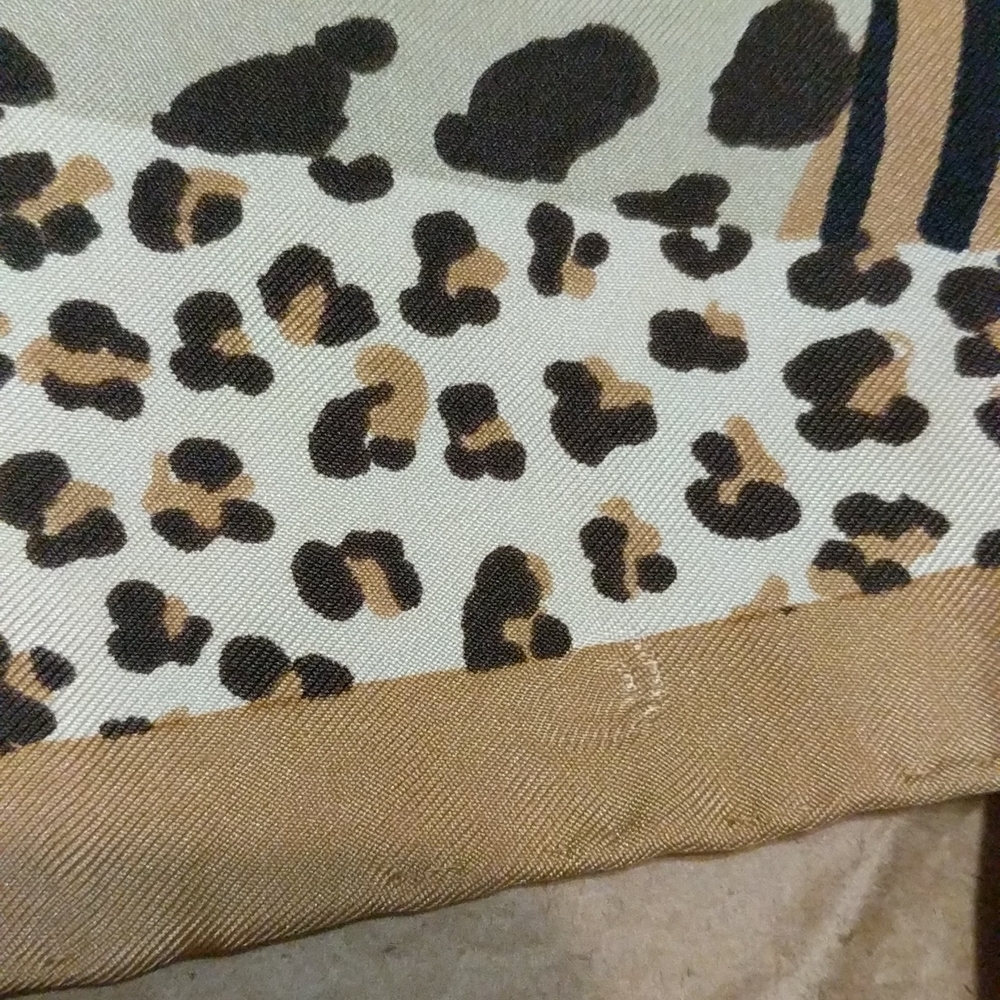 Bill Blass 100% Silk Scarf Animal Print - Picture 9 of 11
